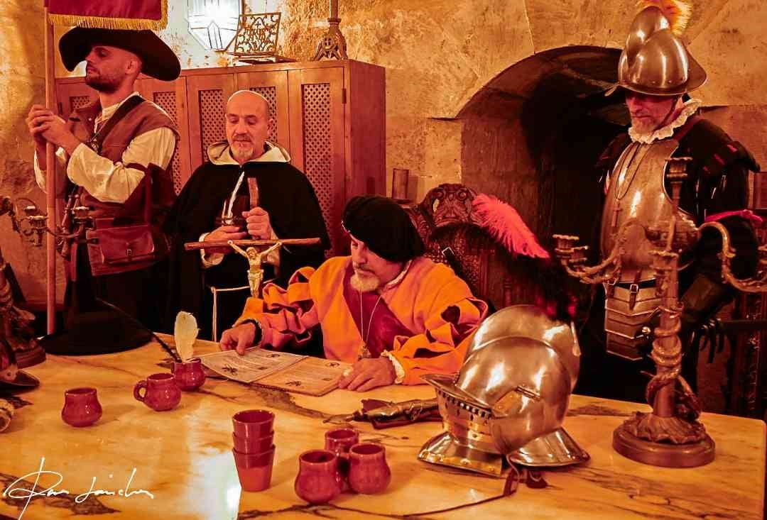 Participantes en contacto con visitantes